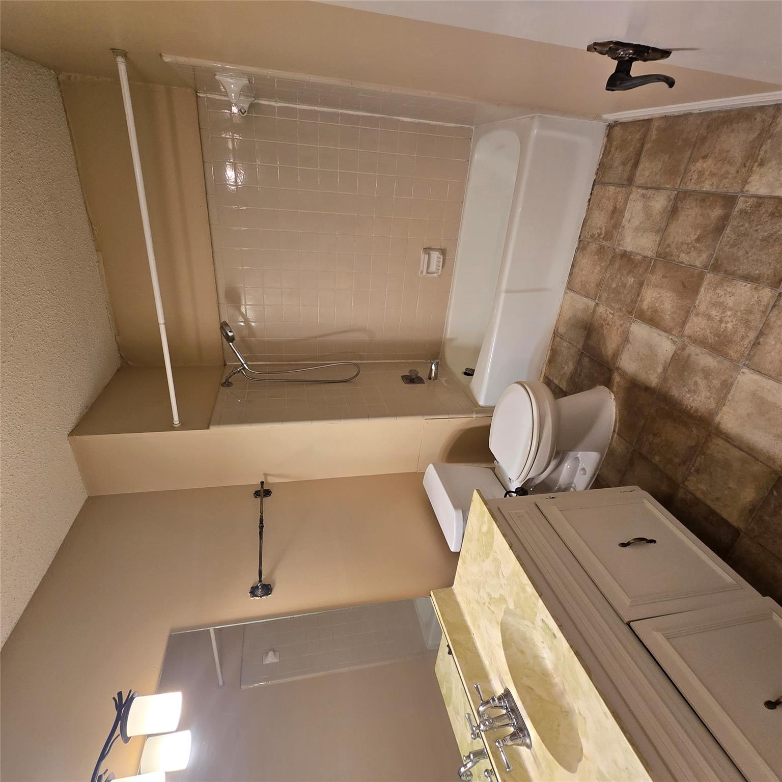 801 Old Ranch Road 12, San Marcos, TX 78666