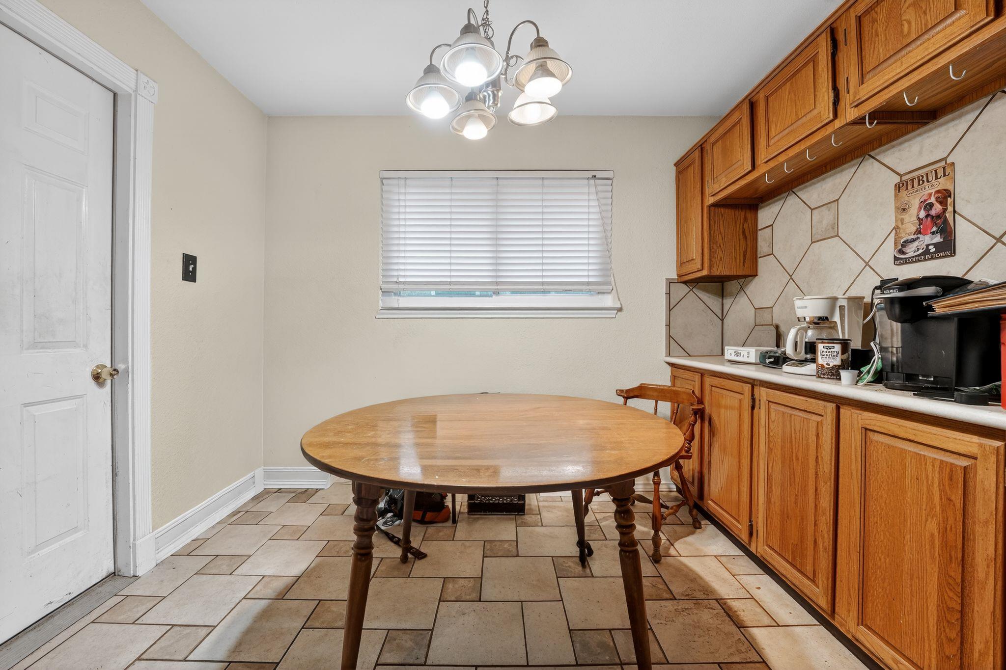 7113 Dallas Dr, Austin, TX 78729