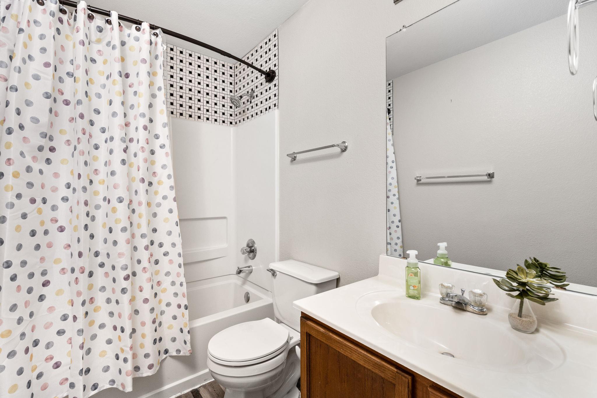 1660 Bayland St, Round Rock, TX 78664