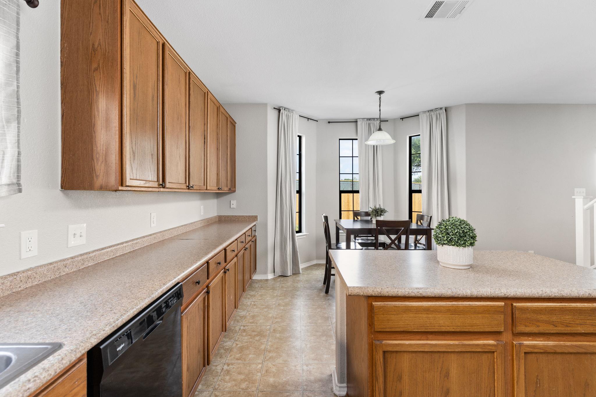 1660 Bayland St, Round Rock, TX 78664