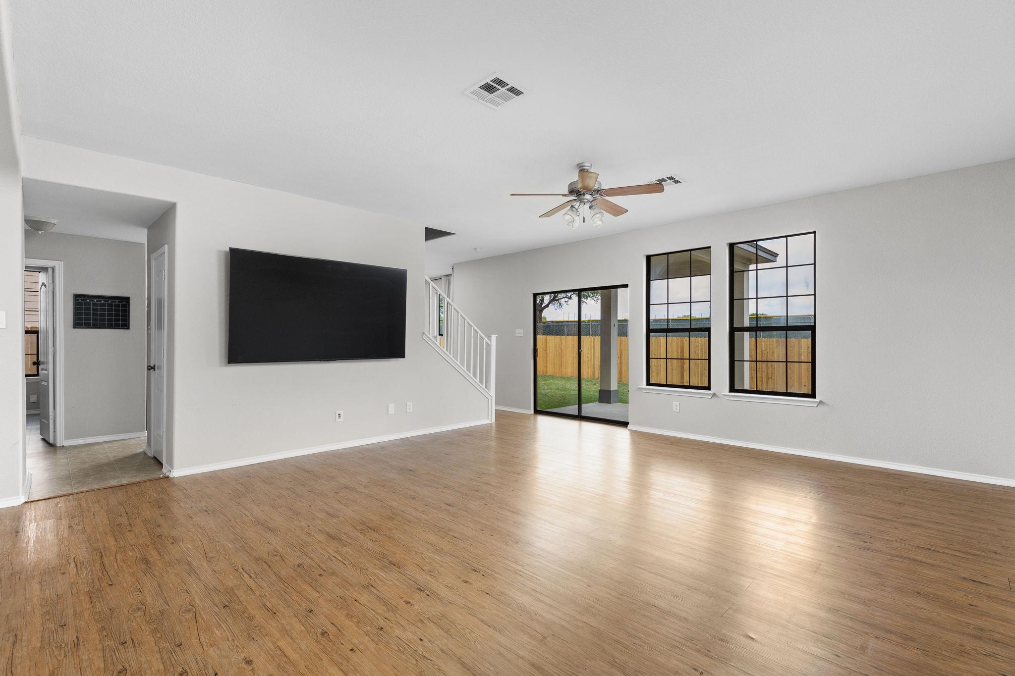 1660 Bayland St, Round Rock, TX 78664