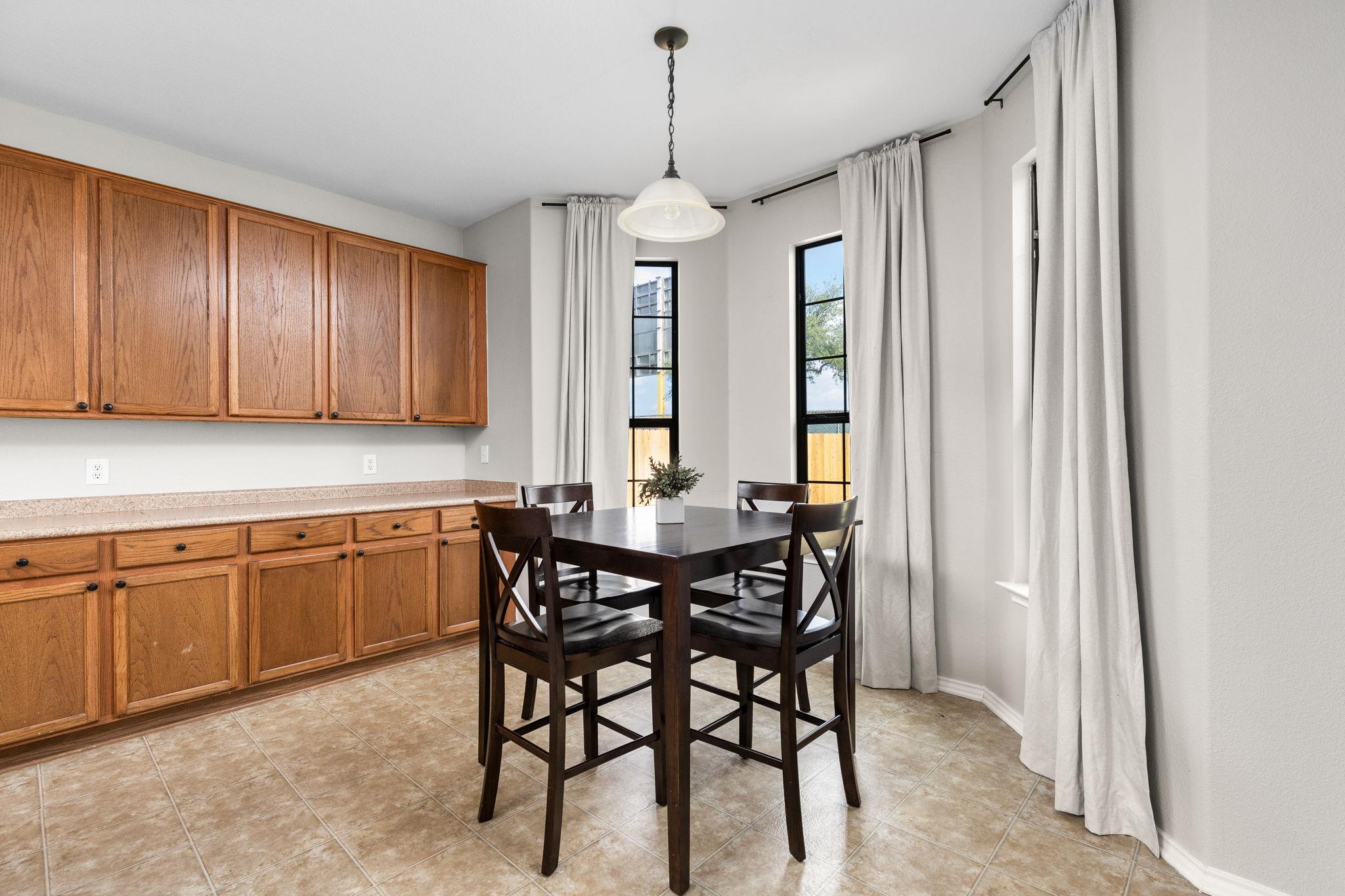 1660 Bayland St, Round Rock, TX 78664