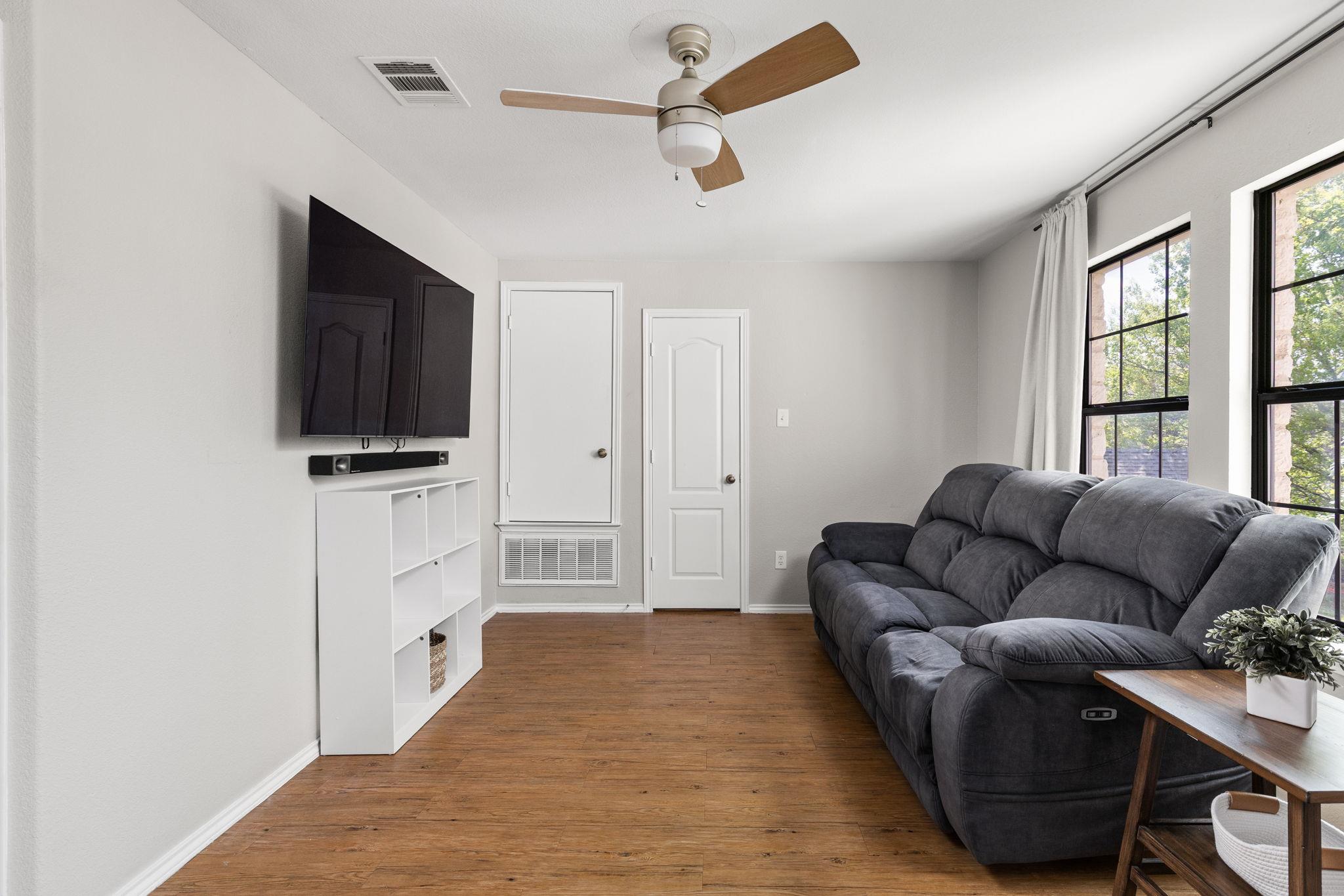 1660 Bayland St, Round Rock, TX 78664