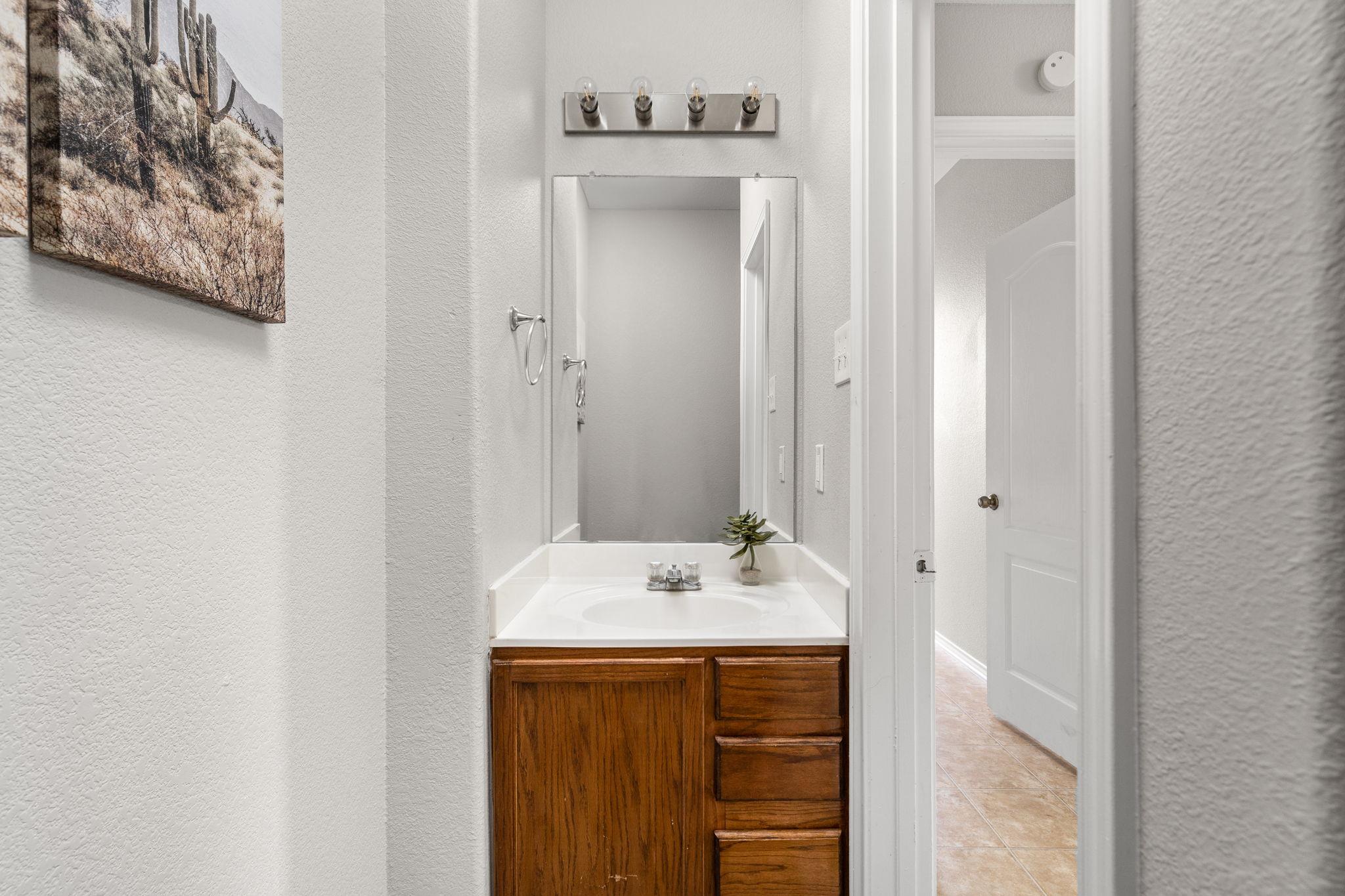 1660 Bayland St, Round Rock, TX 78664