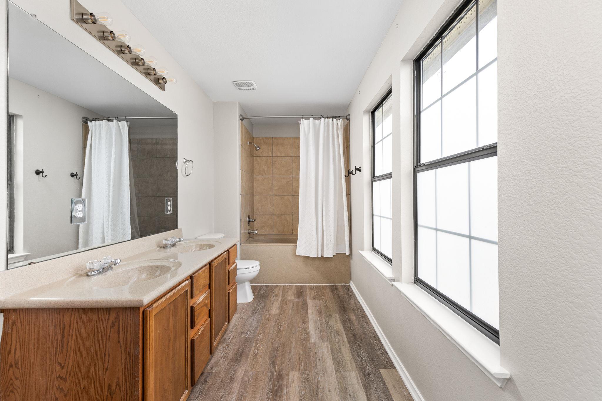 1660 Bayland St, Round Rock, TX 78664