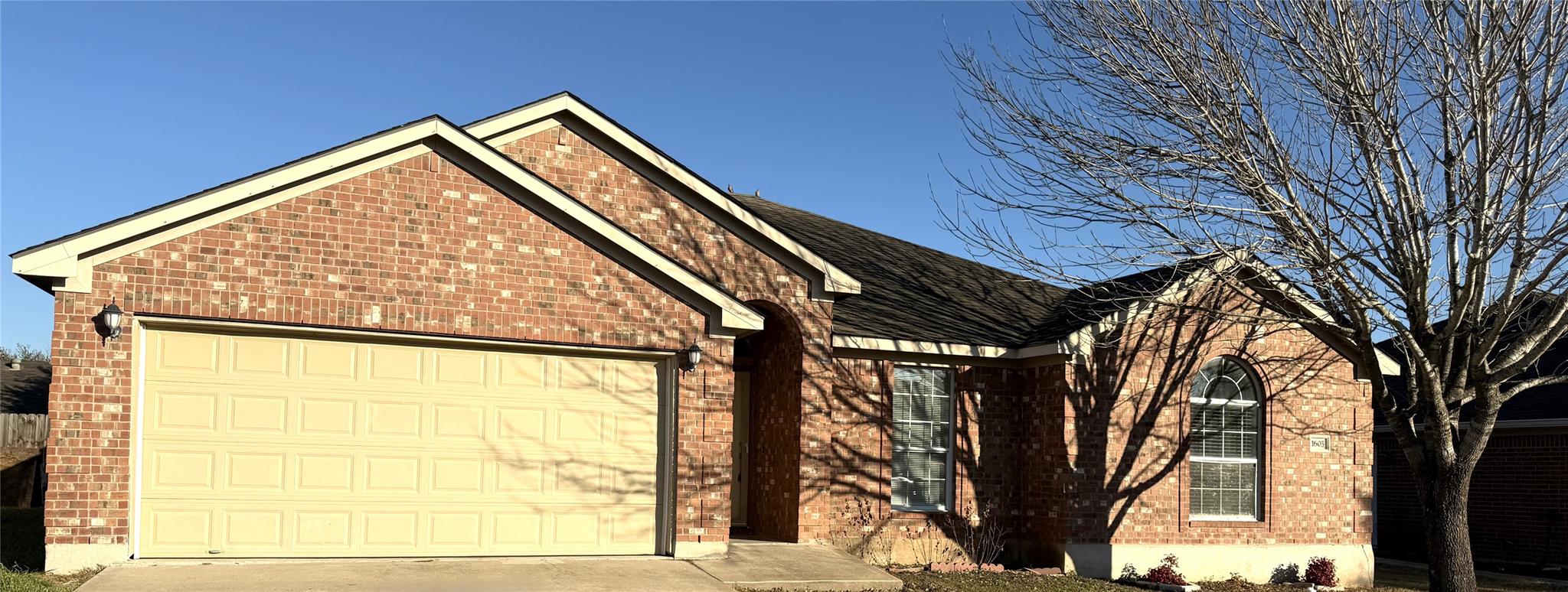 1605 Paint Brush Dr, Lockhart, TX 78644