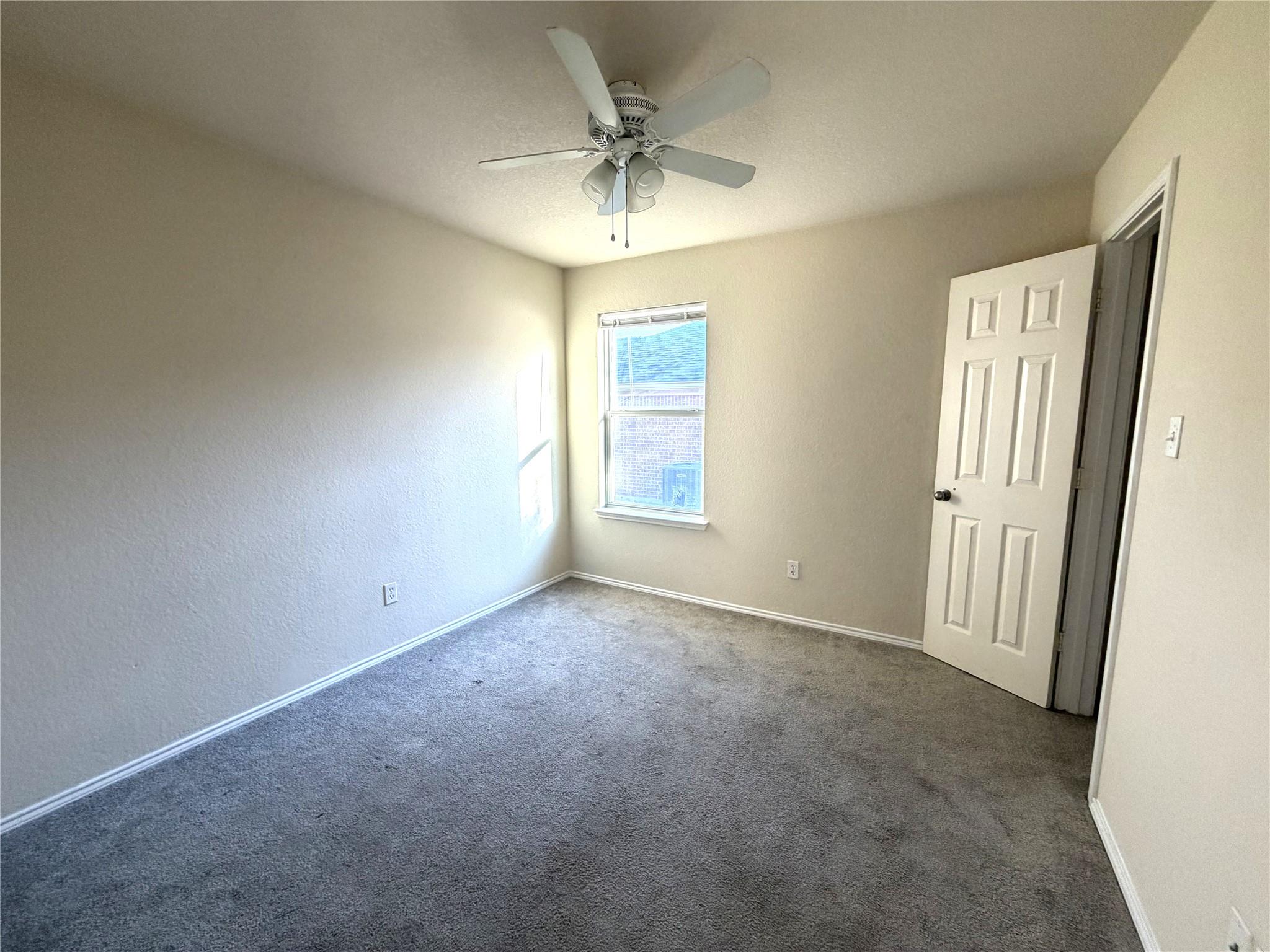 1605 Paint Brush Dr, Lockhart, TX 78644