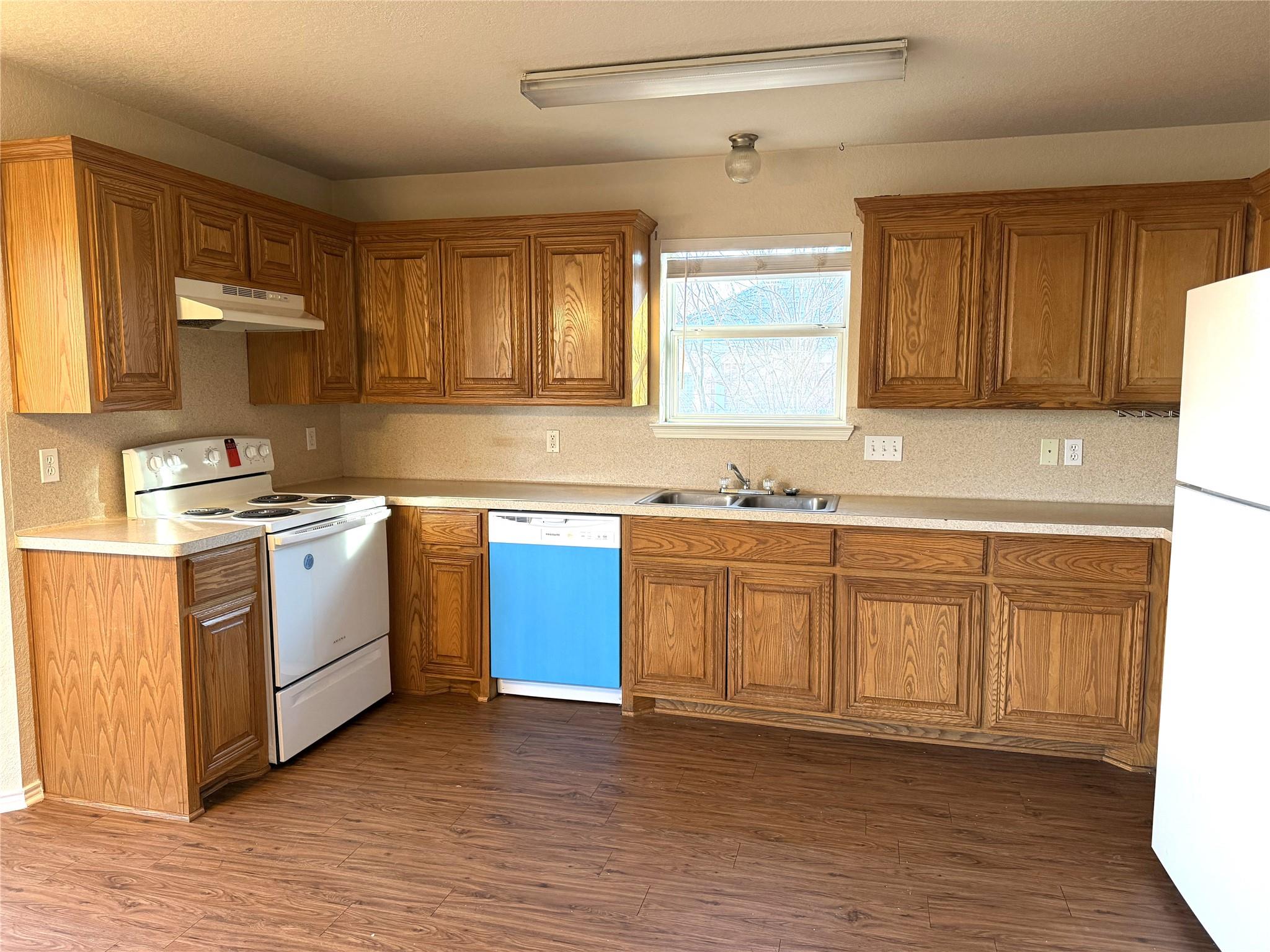 1605 Paint Brush Dr, Lockhart, TX 78644