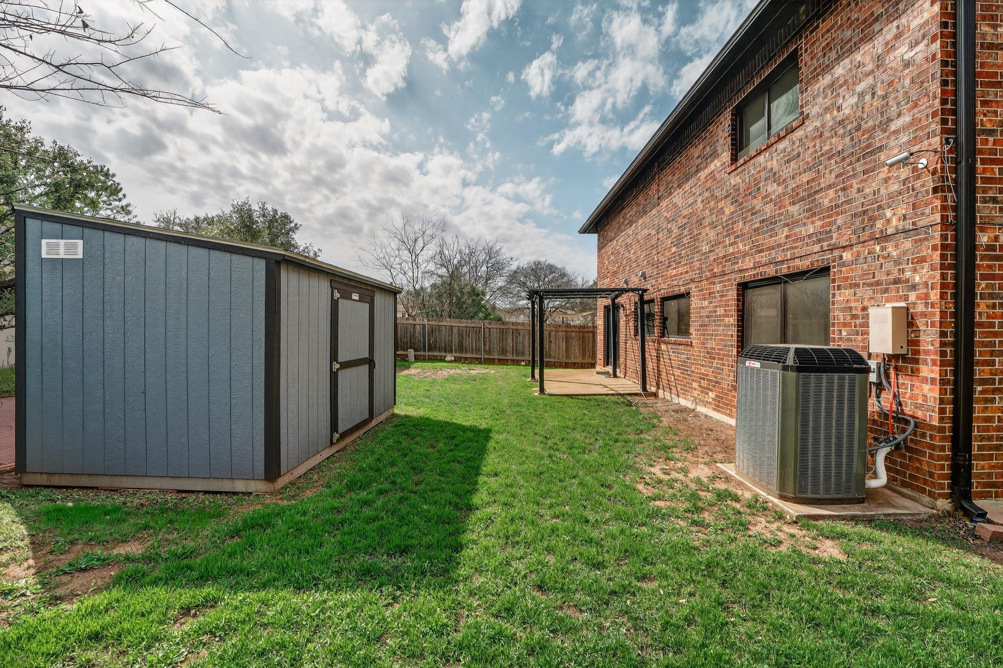 8409 Nairn Dr, Austin, TX 78749