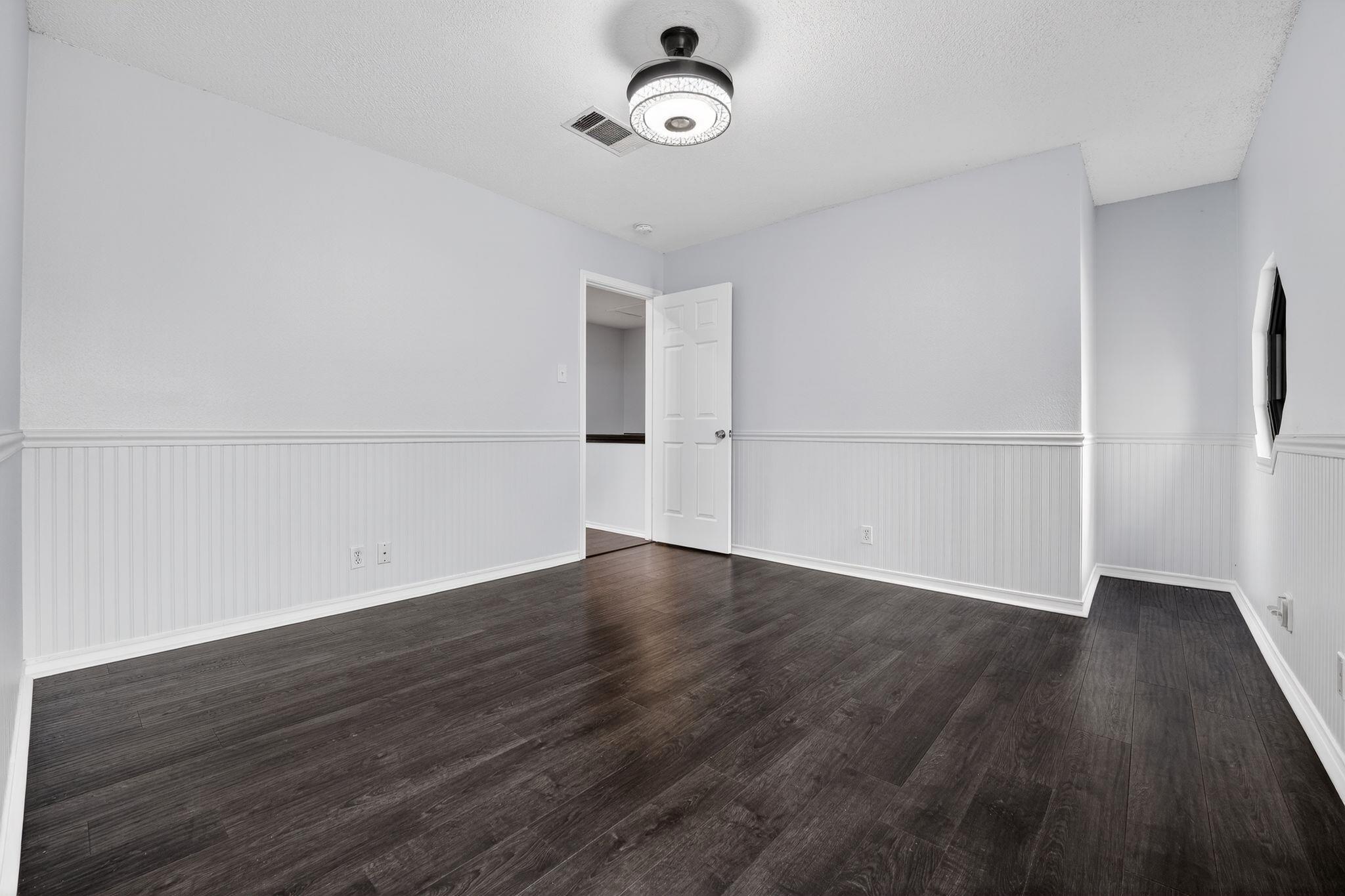 8409 Nairn Dr, Austin, TX 78749