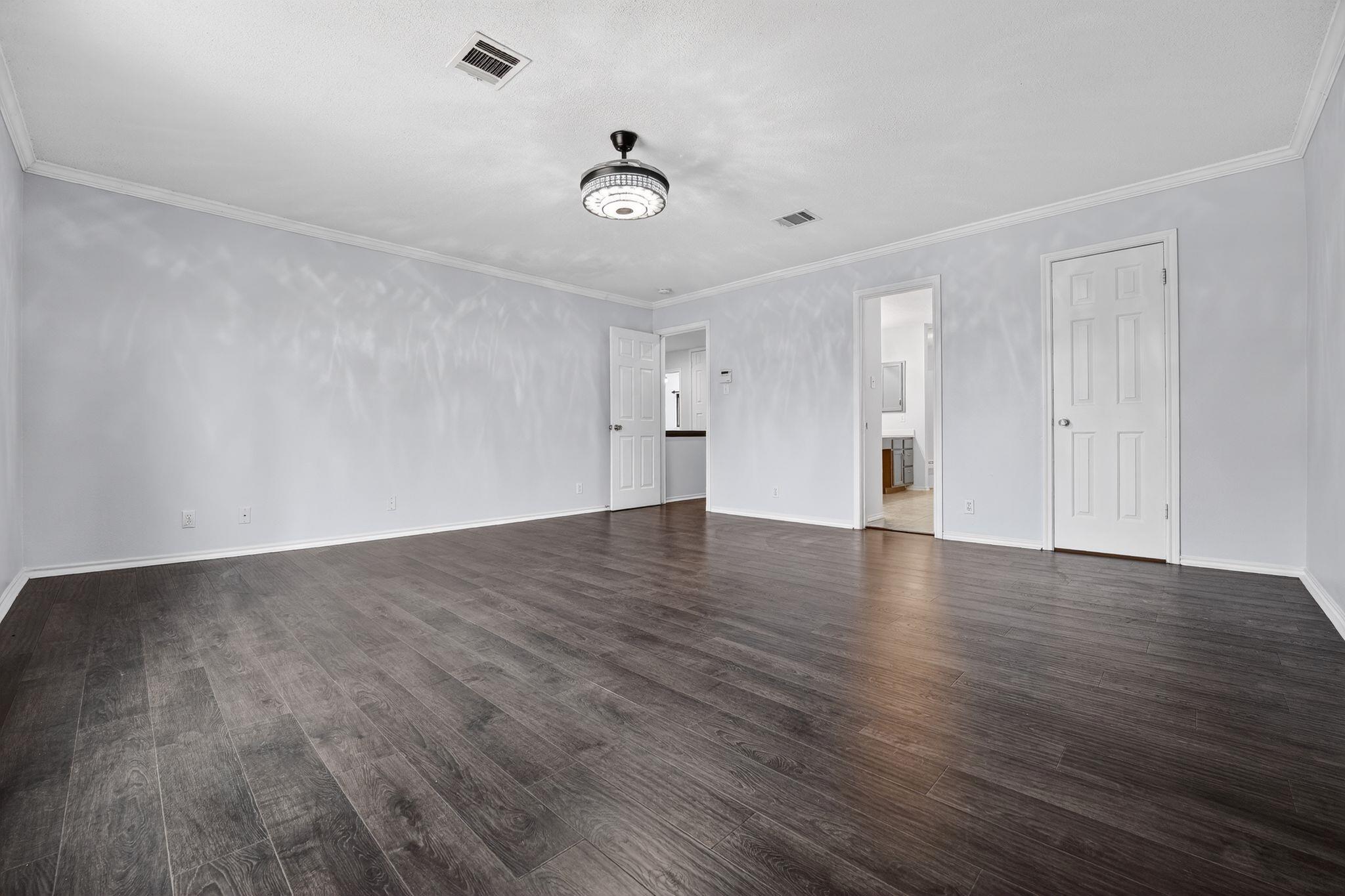 8409 Nairn Dr, Austin, TX 78749