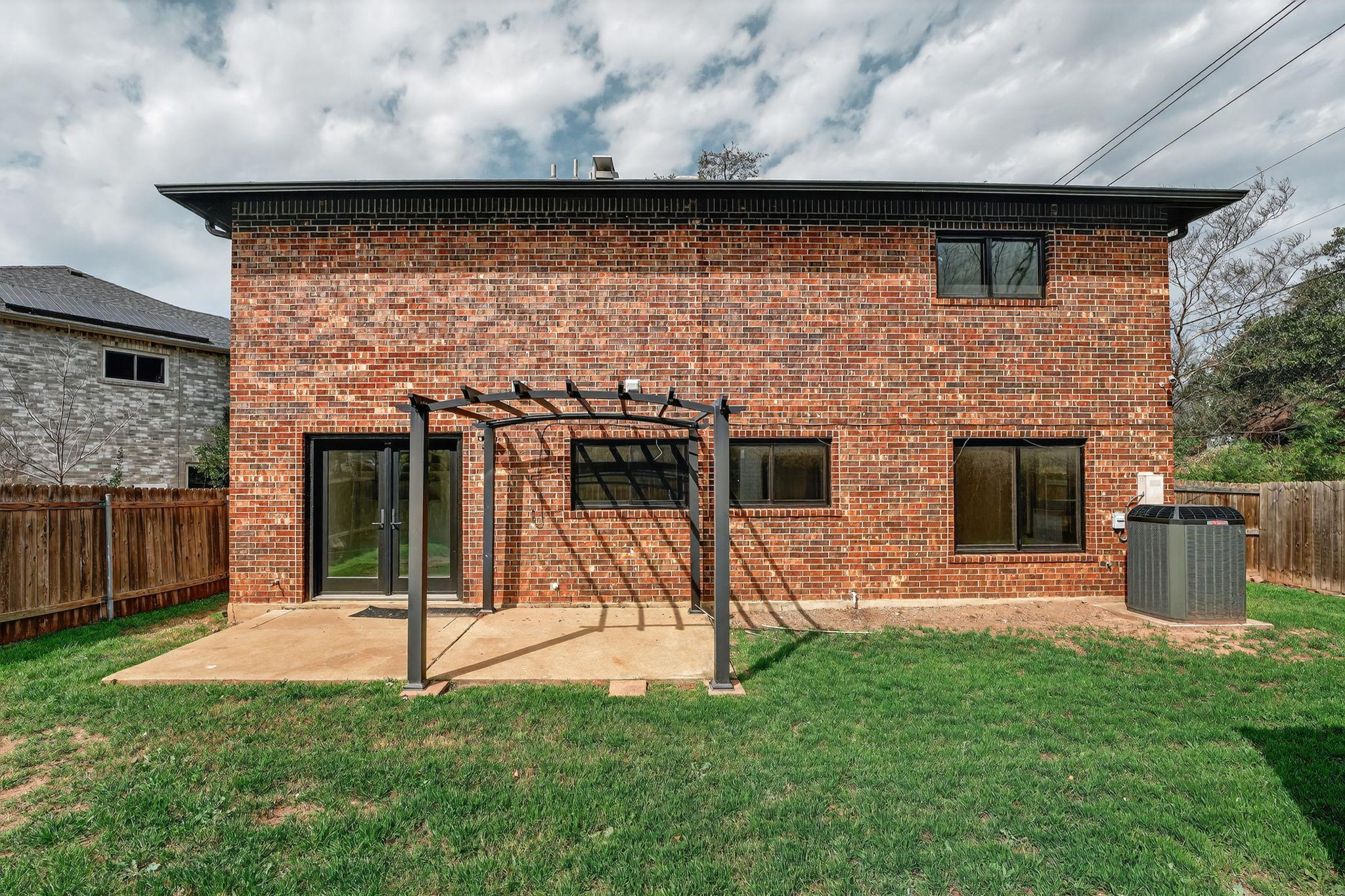 8409 Nairn Dr, Austin, TX 78749