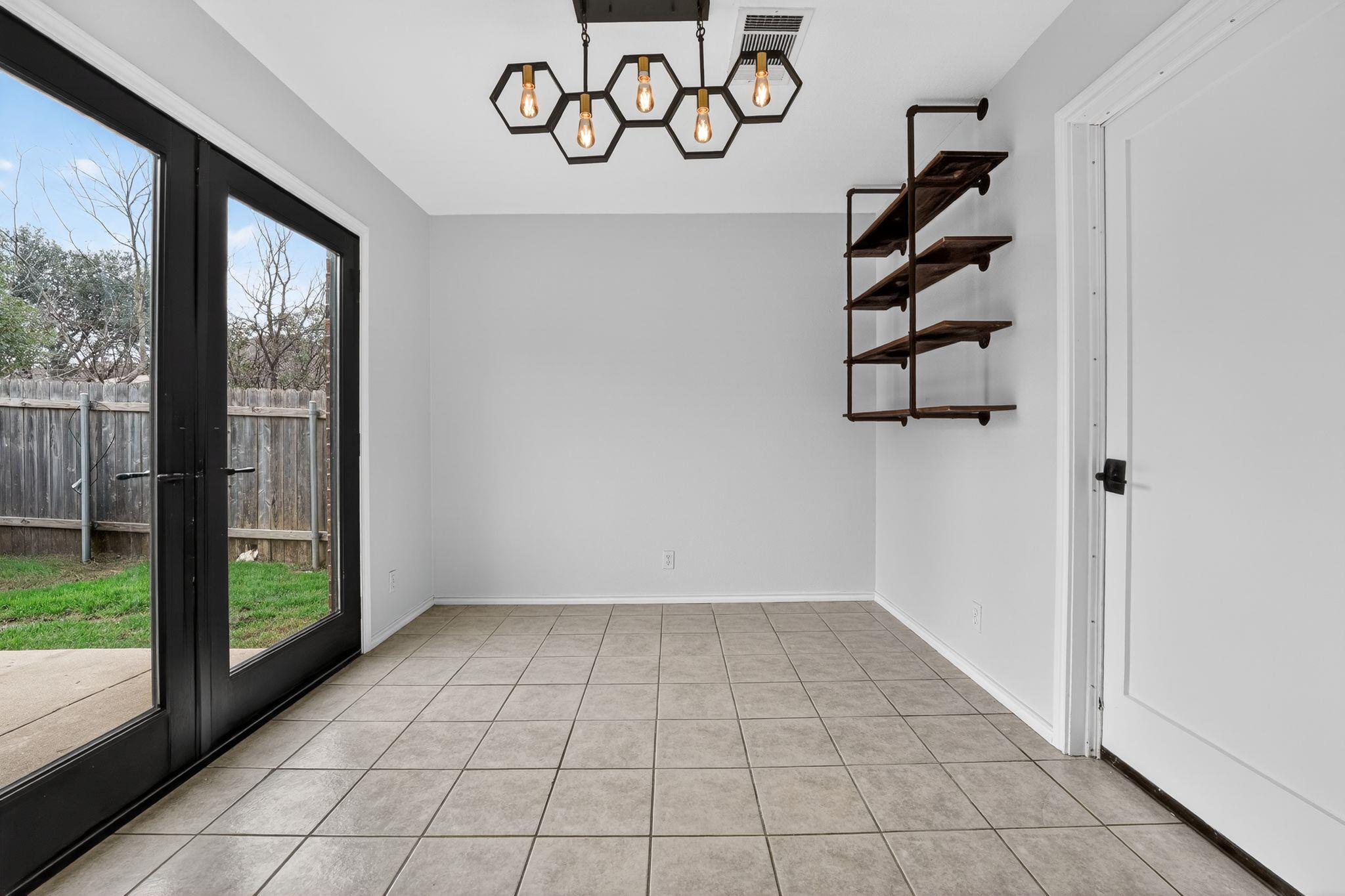 8409 Nairn Dr, Austin, TX 78749