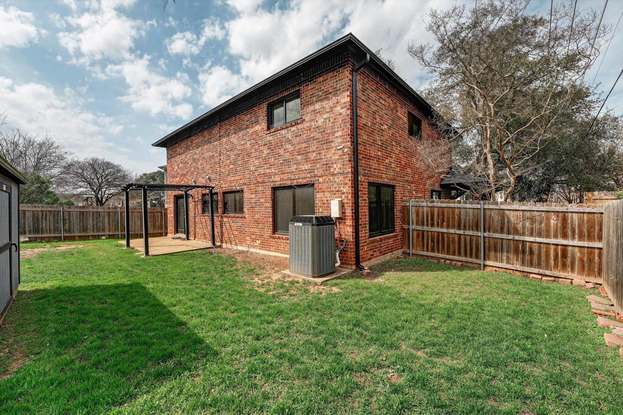 8409 Nairn Dr, Austin, TX 78749