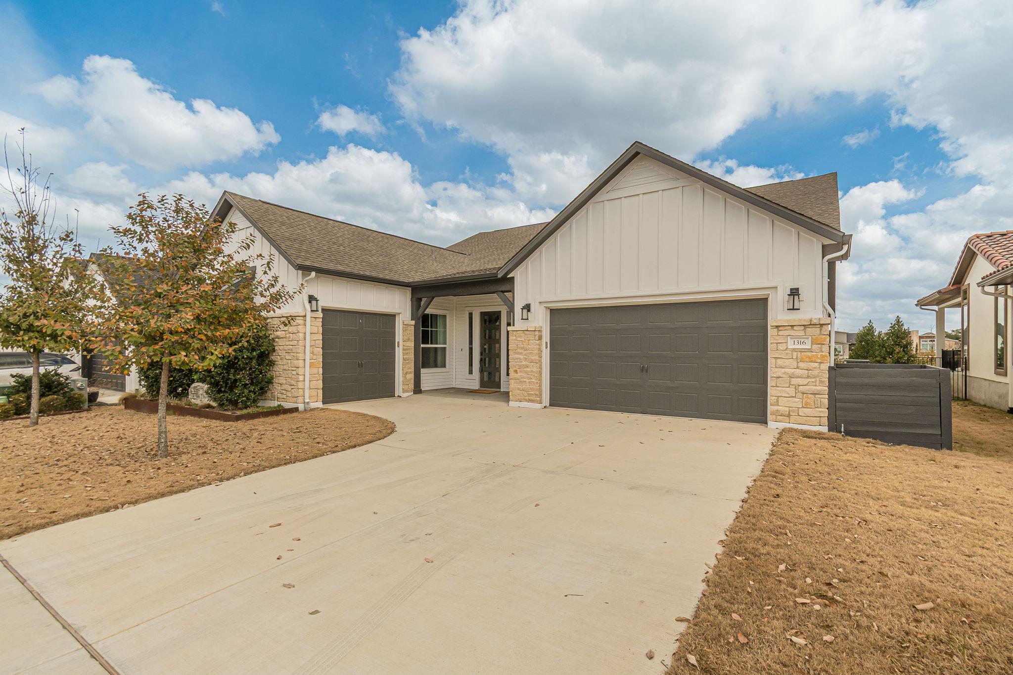 1316 Dancing Oak Ln, San Marcos, TX 78666