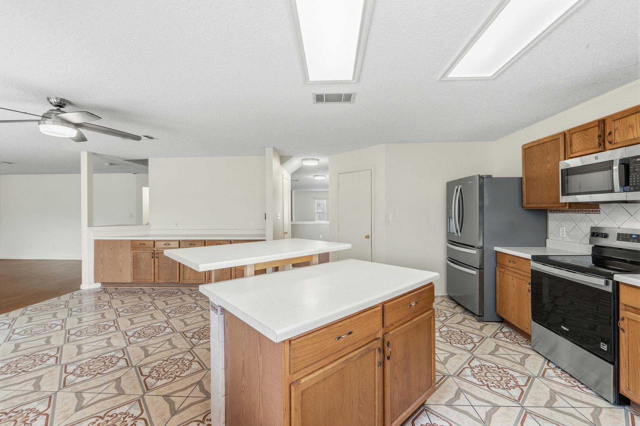 805 Catumet Dr, Pflugerville, TX 78660