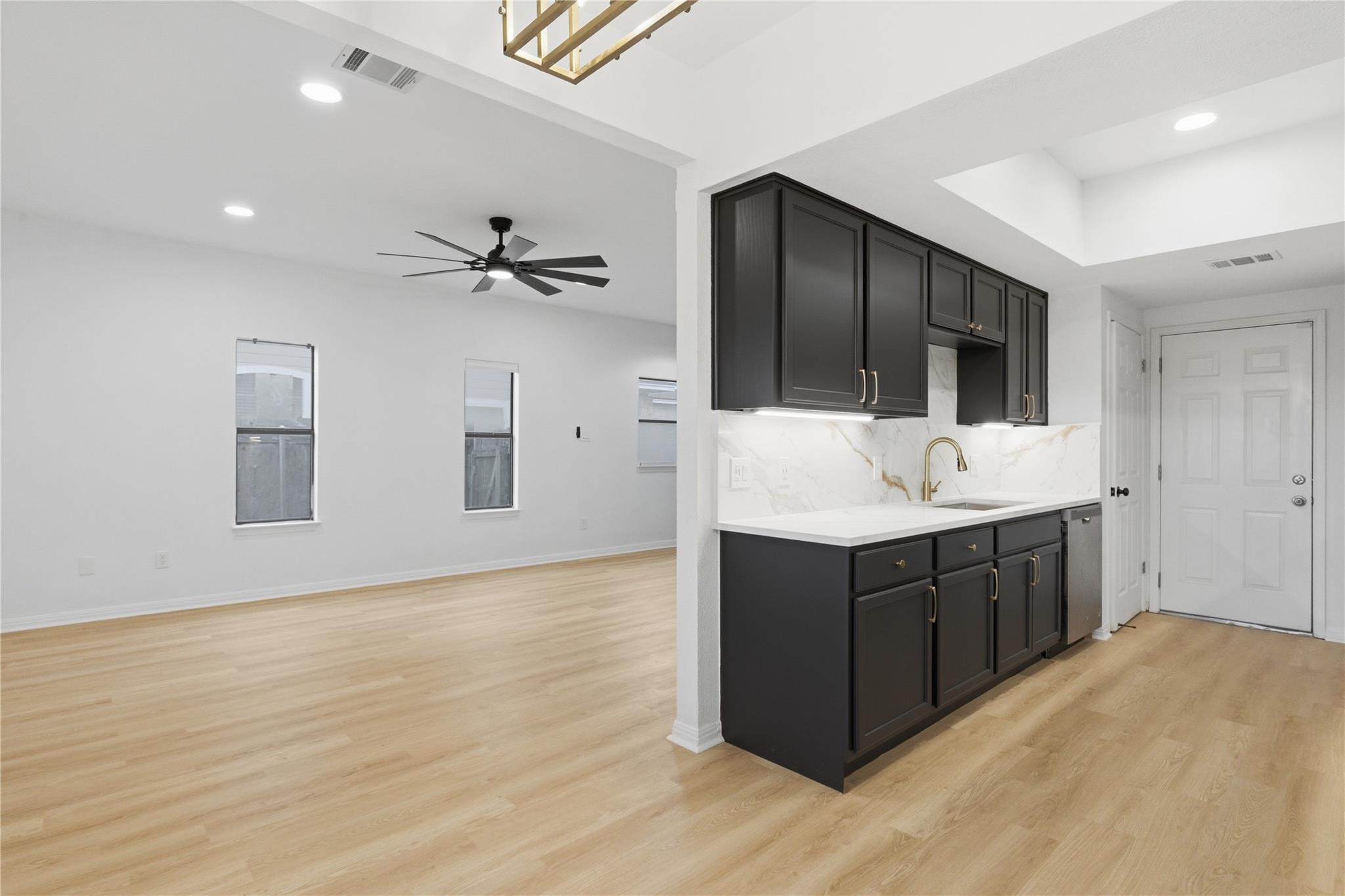 2622 Gwendolyn Ln # B, Austin, TX 78748