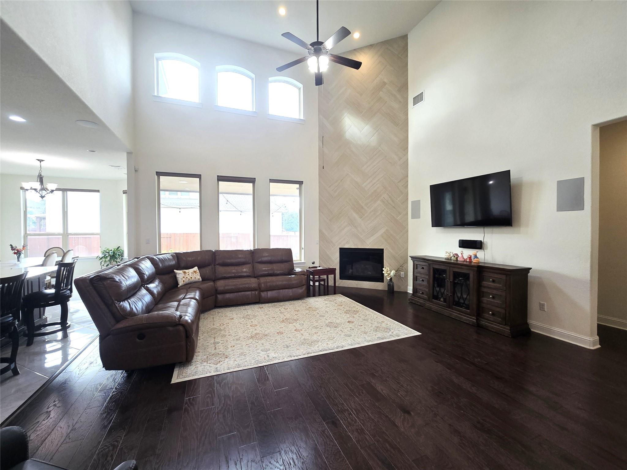 2900 Zoysia Dr, Leander, TX 78641