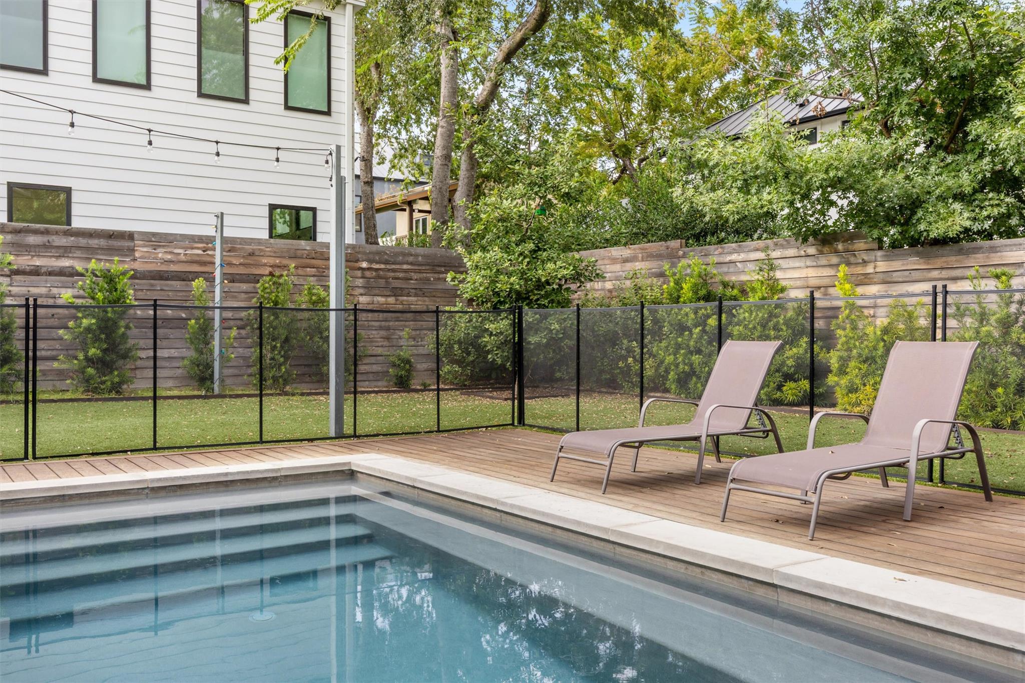 2024 Ford St, Austin, TX 78704