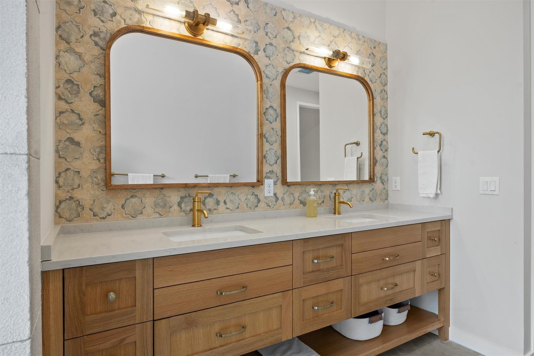 2024 Ford St, Austin, TX 78704