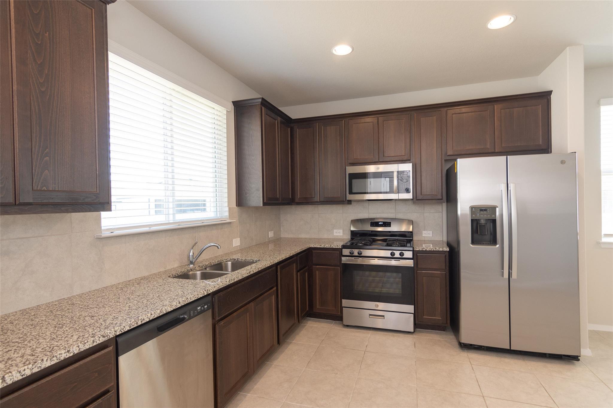 350 Fabion St, Kyle, TX 78640