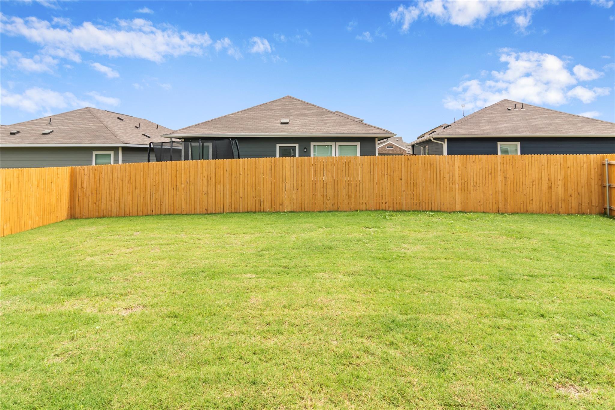 112 Dollars Dr, Jarrell, TX 76537