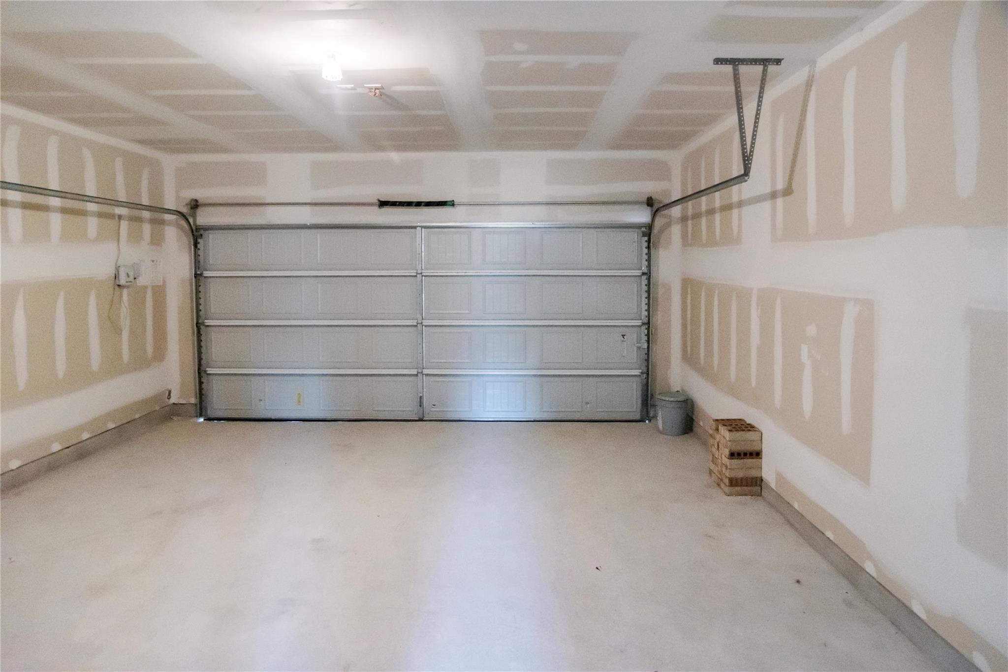 112 Dollars Dr, Jarrell, TX 76537