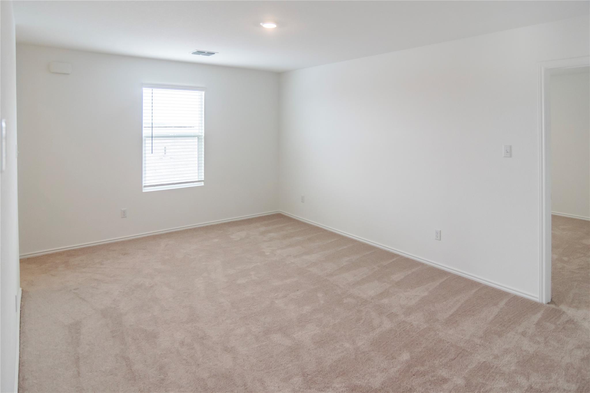 112 Dollars Dr, Jarrell, TX 76537