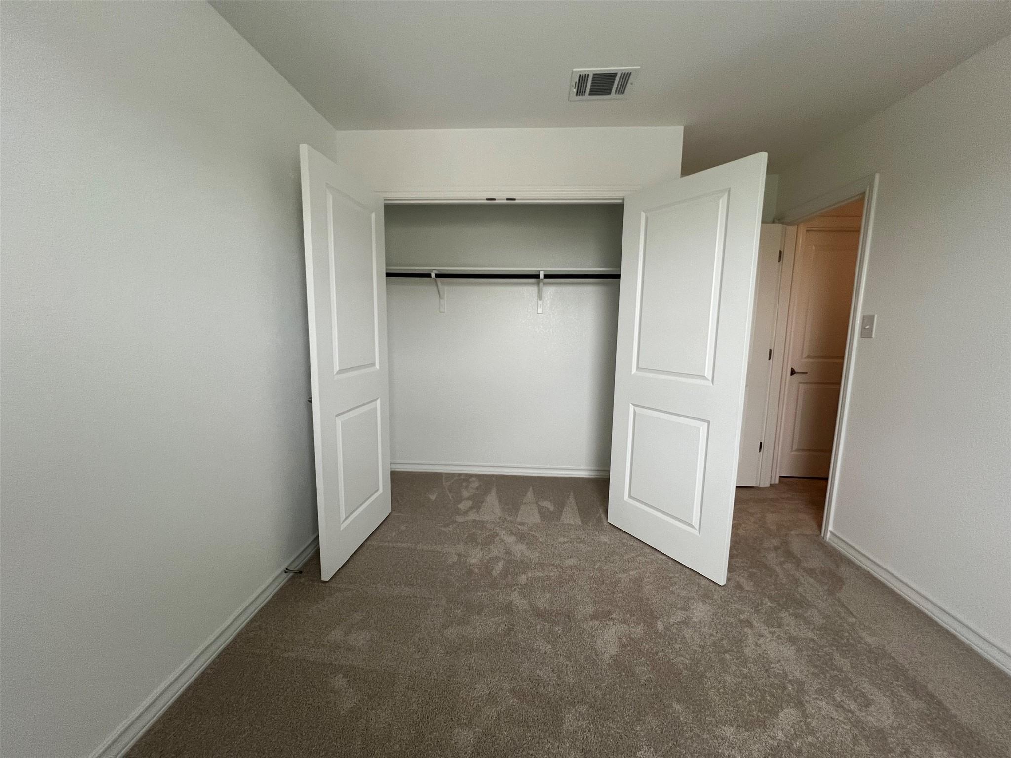 204 Doodle Ln, Hutto, TX 78634