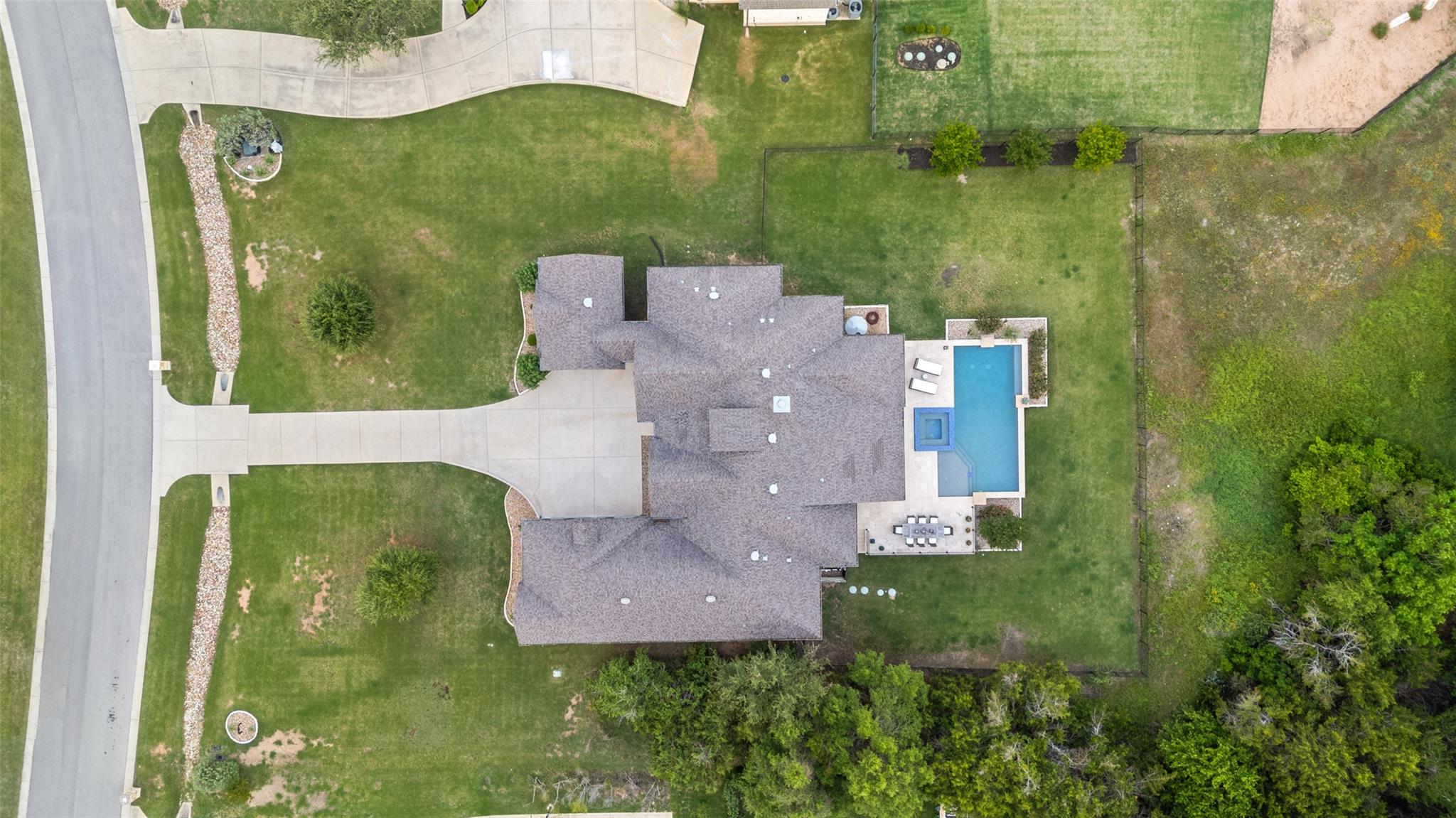 831 Sad Willow Pass, Driftwood, TX 78619