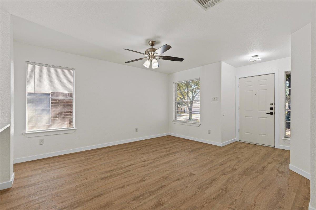 1007 Port Daniel Dr, Leander, TX 78641