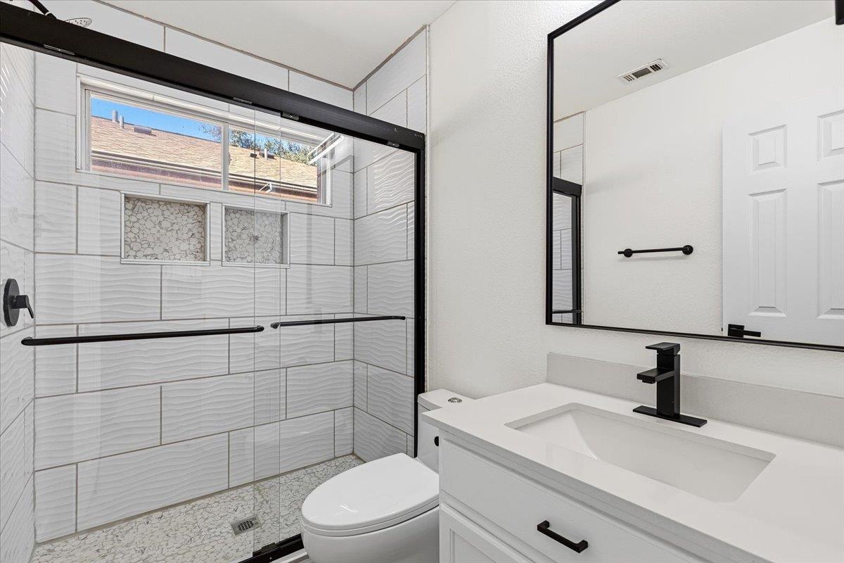 1007 Port Daniel Dr, Leander, TX 78641