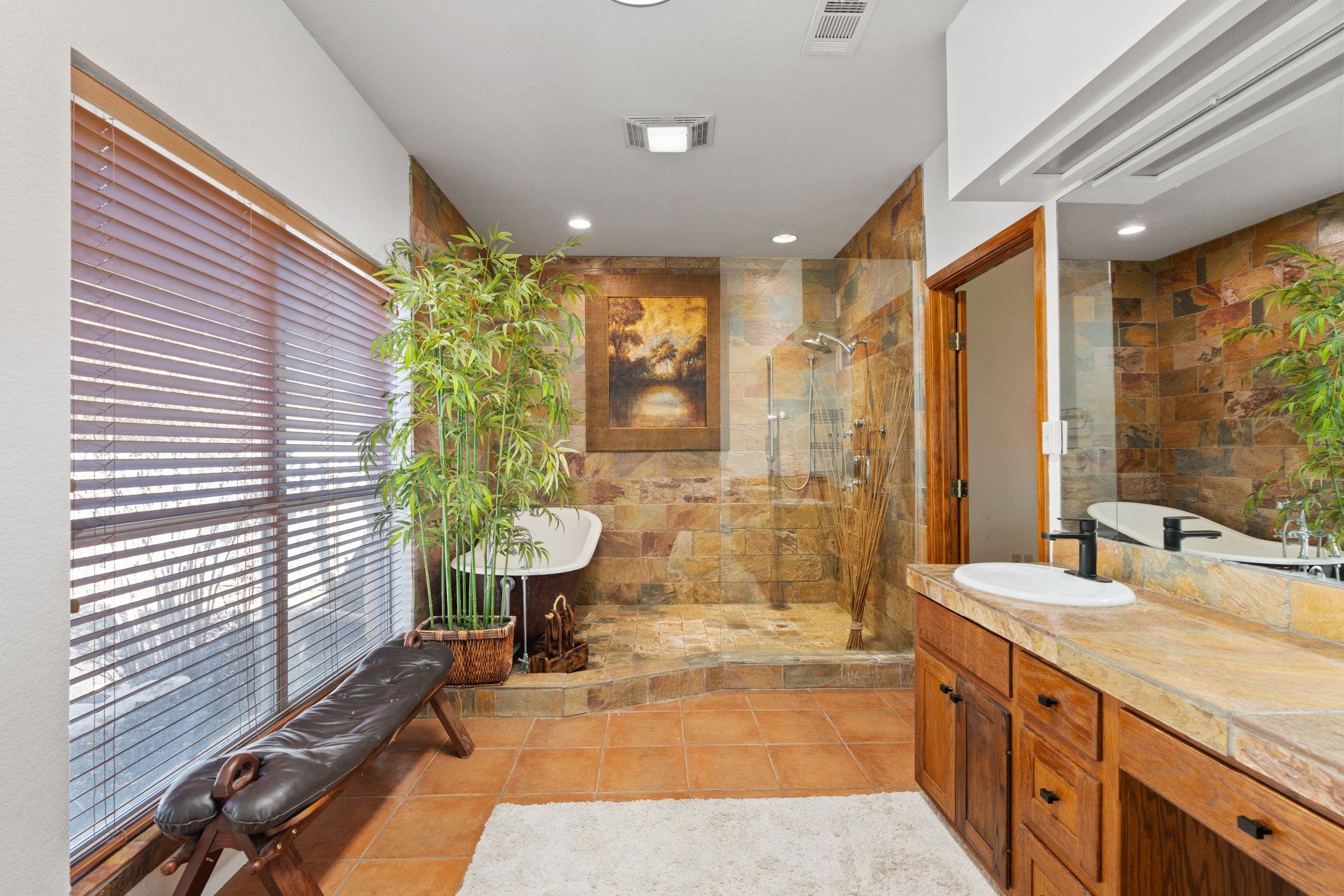 3405 Bee Creek Rd, Spicewood, TX 78669