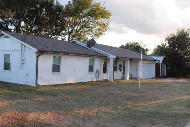 913 7th St, Lexington, TX 78947