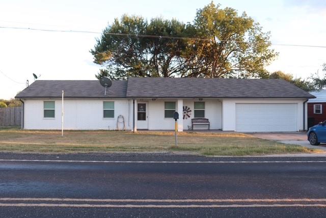 913 7th St, Lexington, TX 78947