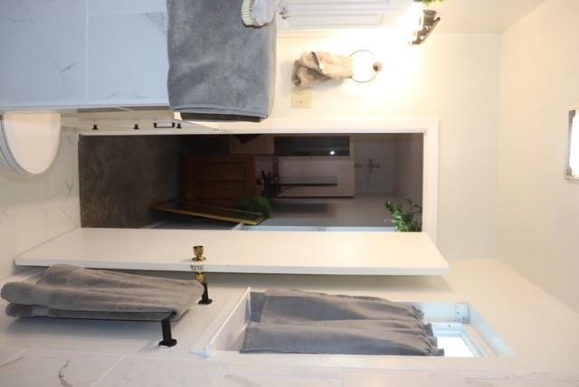 913 7th St, Lexington, TX 78947