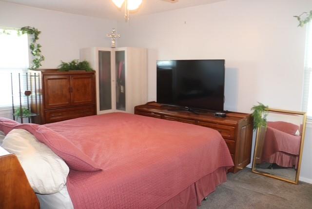 913 7th St, Lexington, TX 78947