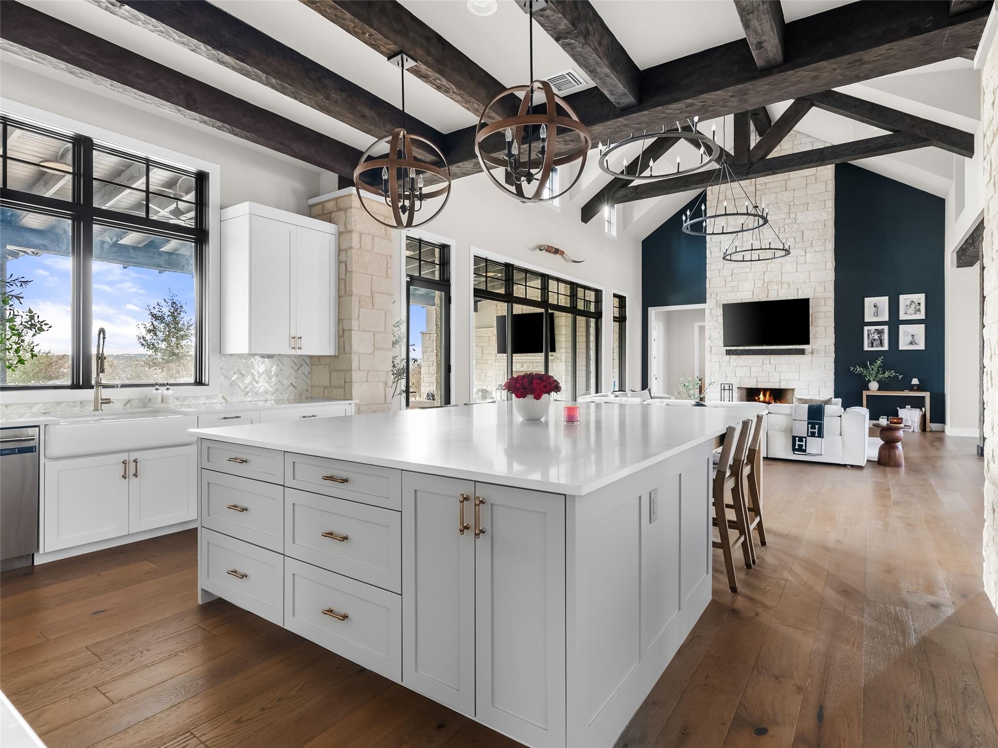 611 Casasanta Trl, Lakeway, TX 78738