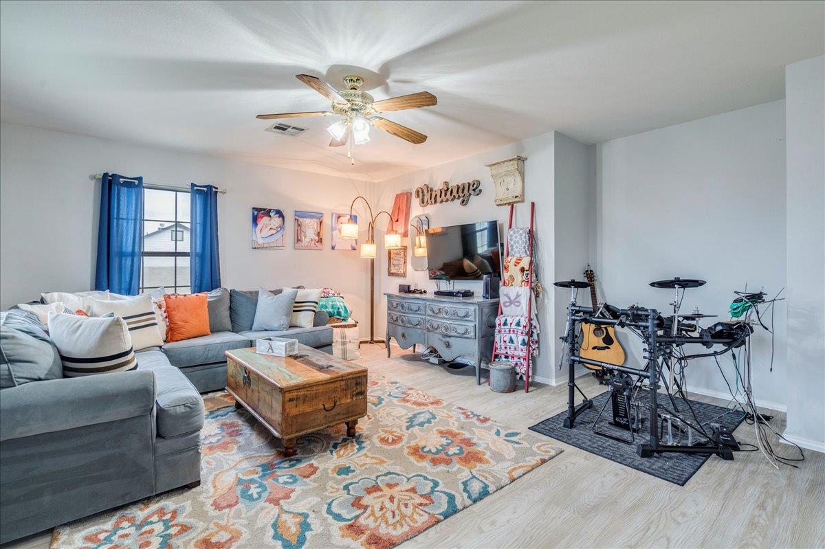 847 Bella Vista Cir, Kyle, TX 78640