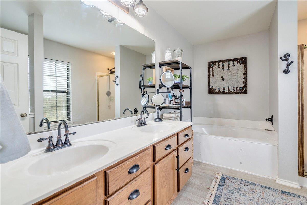 847 Bella Vista Cir, Kyle, TX 78640