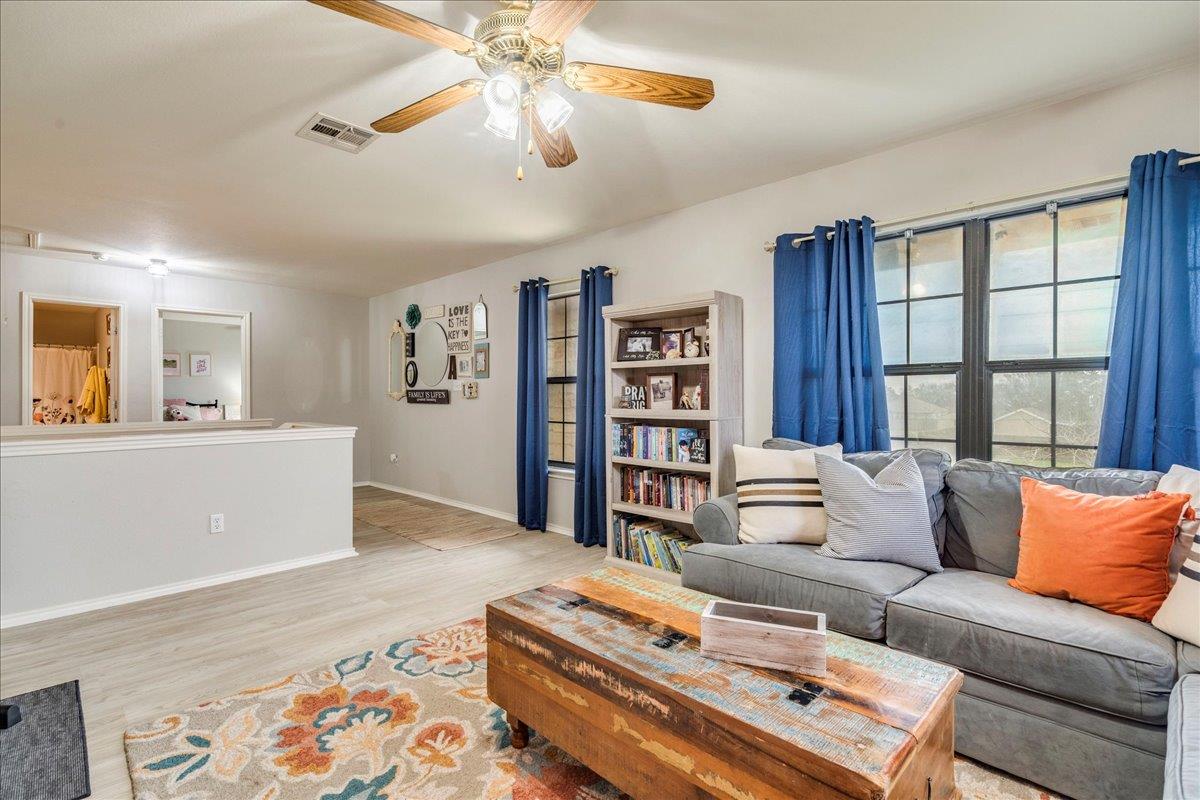 847 Bella Vista Cir, Kyle, TX 78640