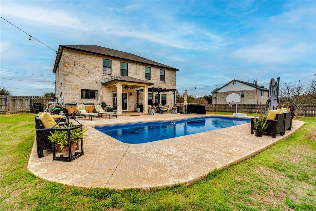 847 Bella Vista Cir, Kyle, TX 78640