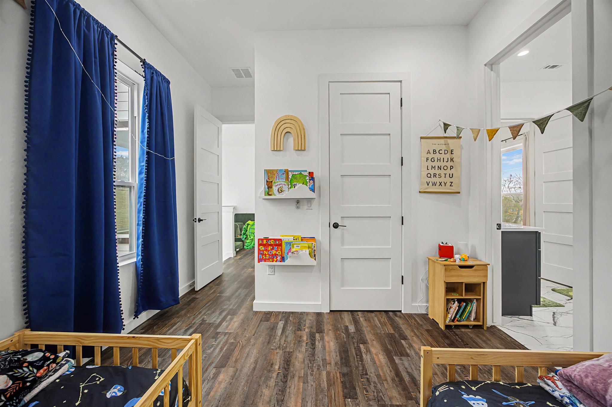 1006 4th St, Lockhart, TX 78644