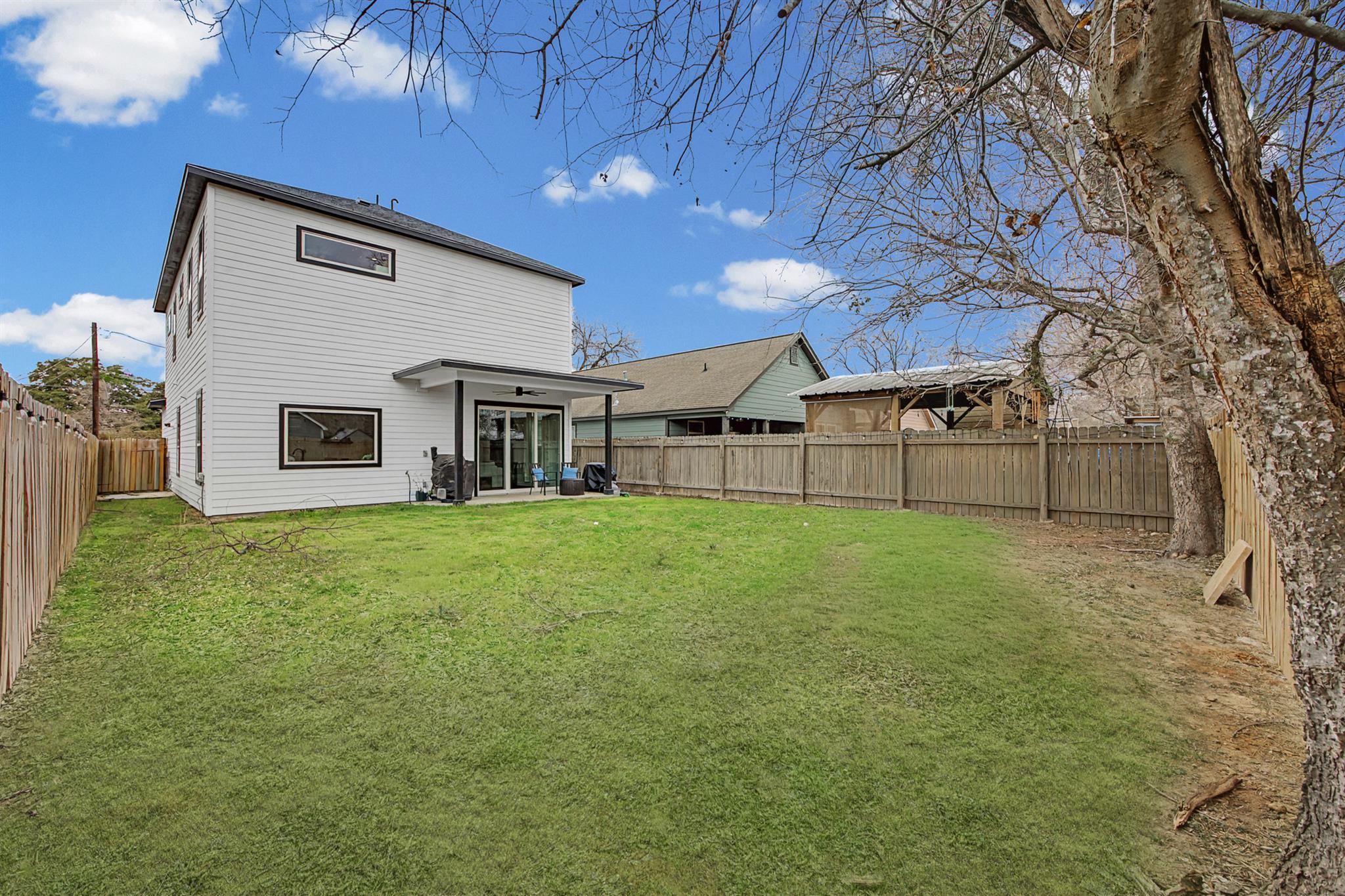 1006 4th St, Lockhart, TX 78644