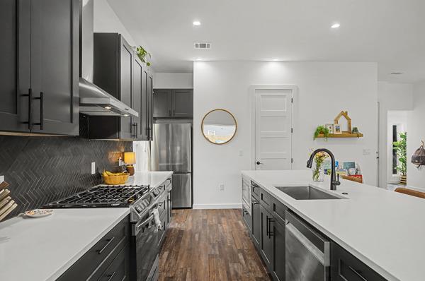 1006 4th St, Lockhart, TX 78644