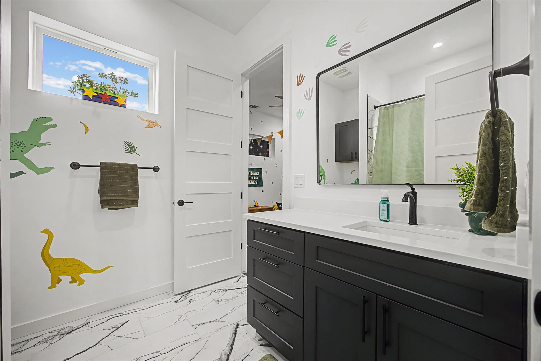 1006 4th St, Lockhart, TX 78644