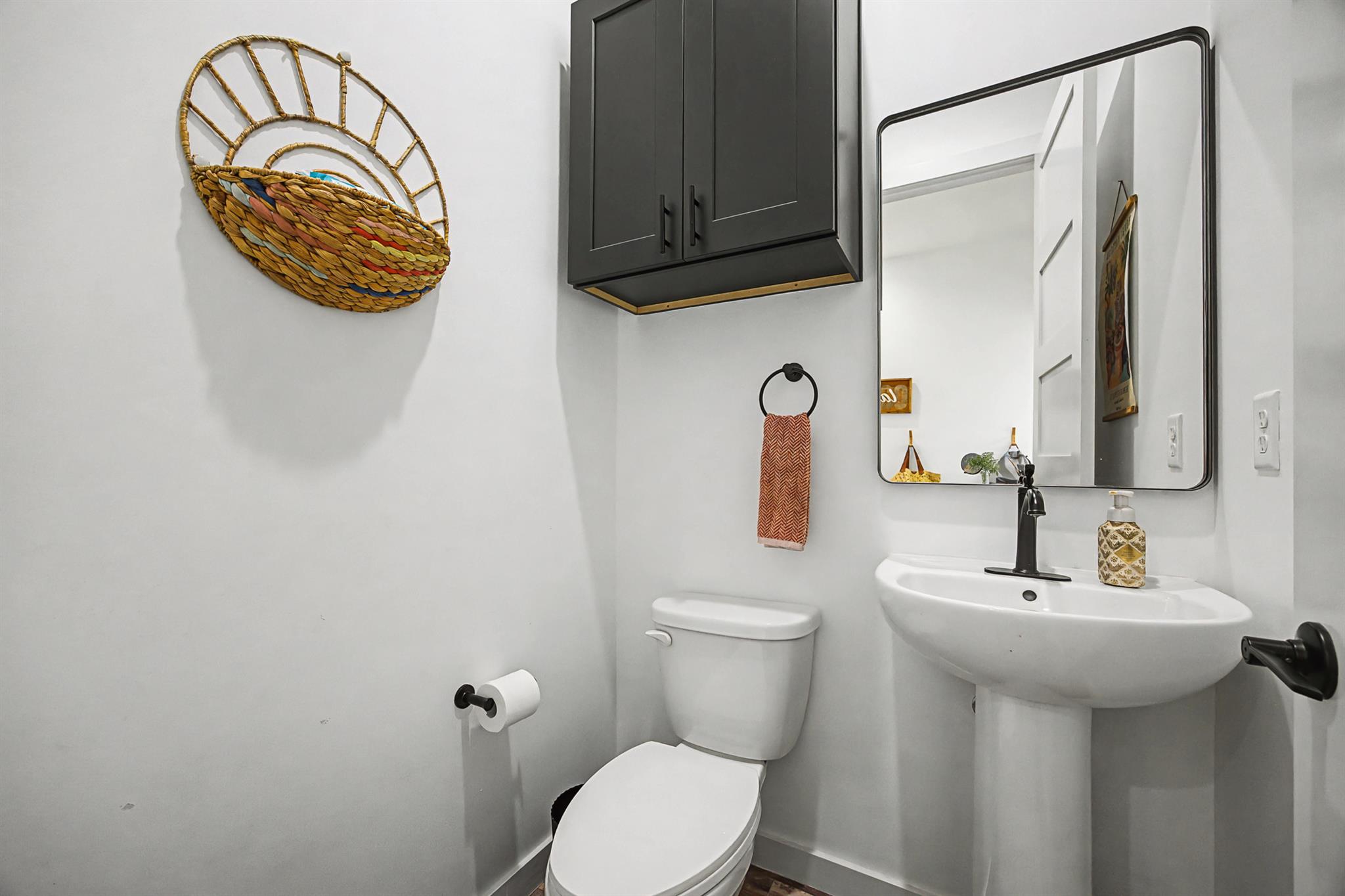 1006 4th St, Lockhart, TX 78644