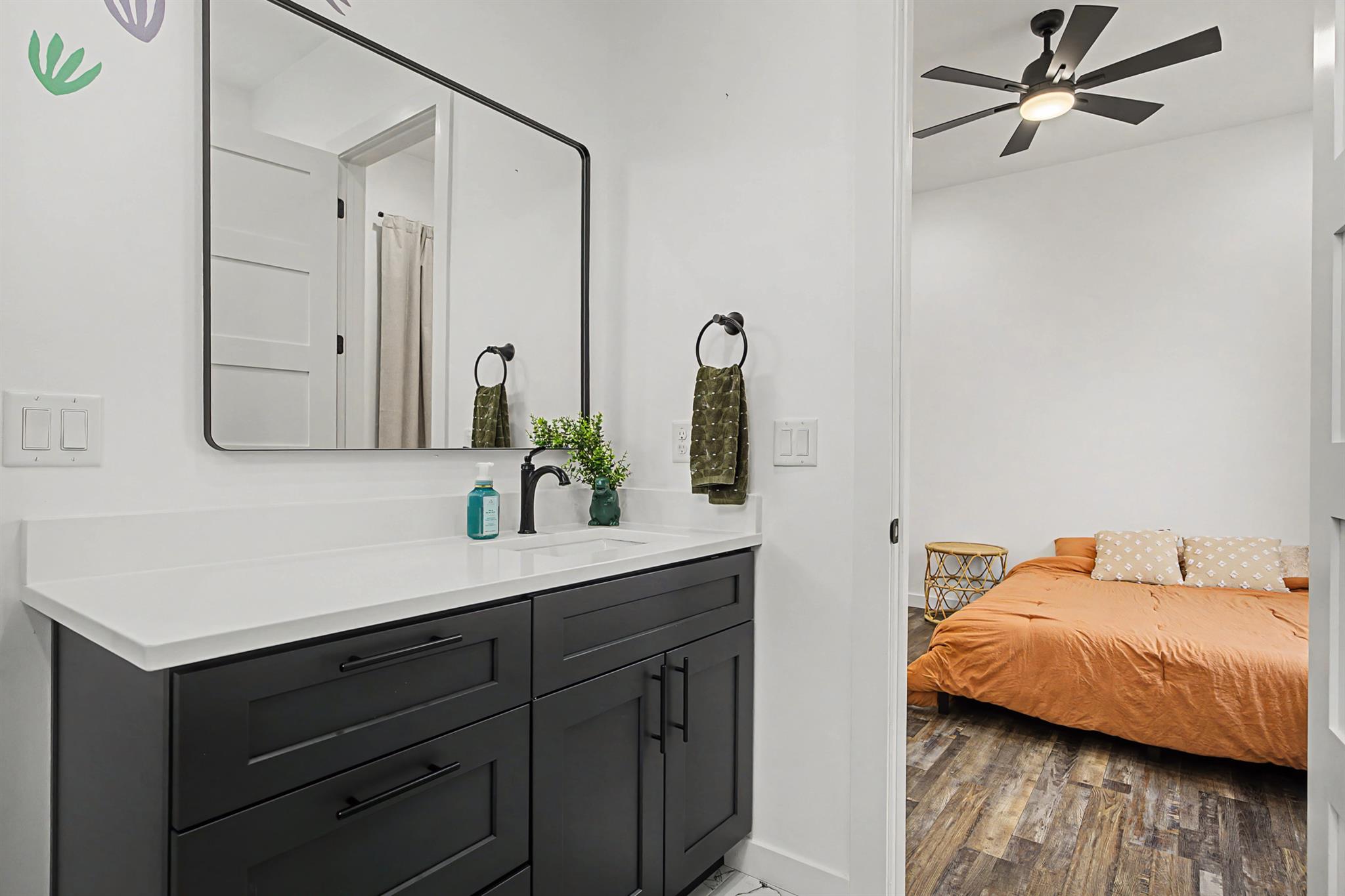 1006 4th St, Lockhart, TX 78644