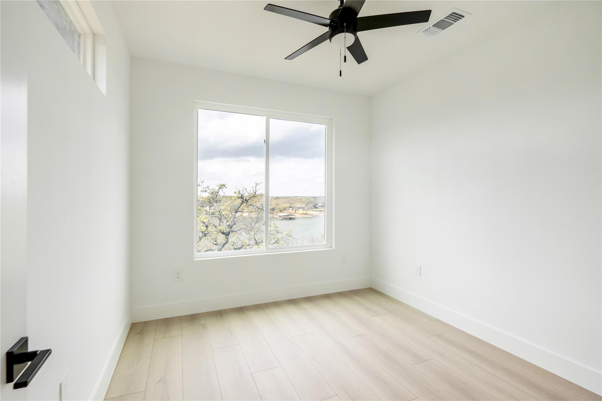 334 Lake Dr, Buchanan Dam, TX 78609