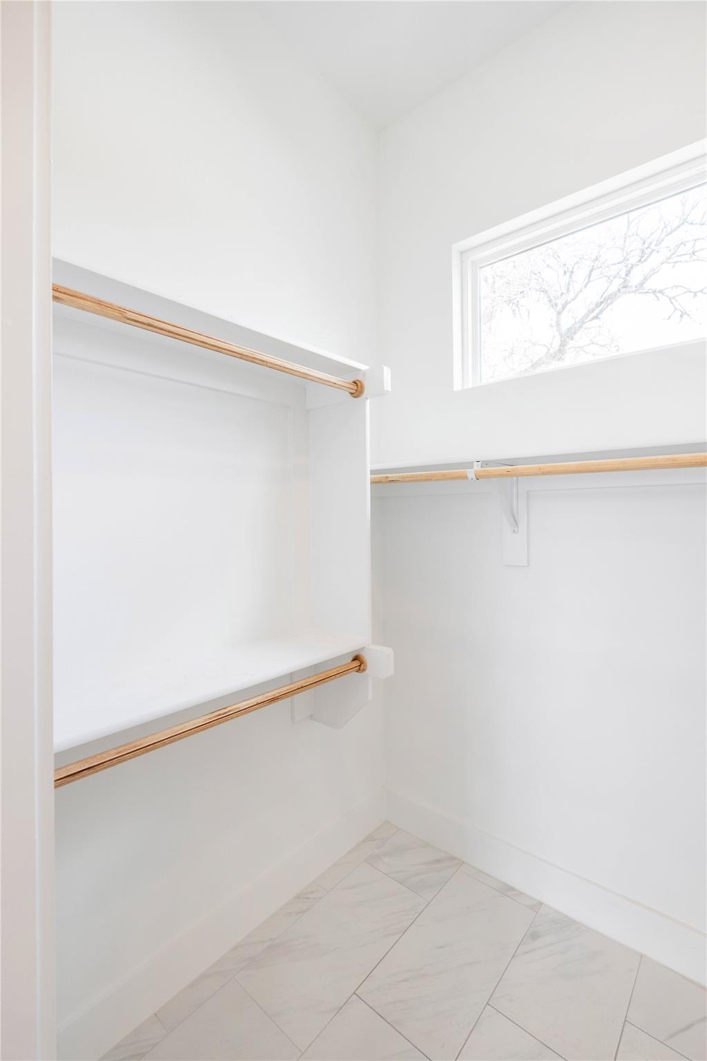 334 Lake Dr, Buchanan Dam, TX 78609